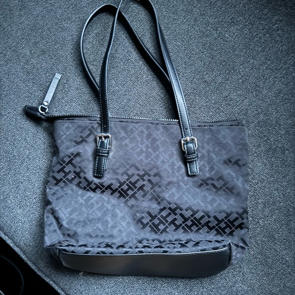 Tommy Hilfiger black shopper purse - Picture 3 of 4